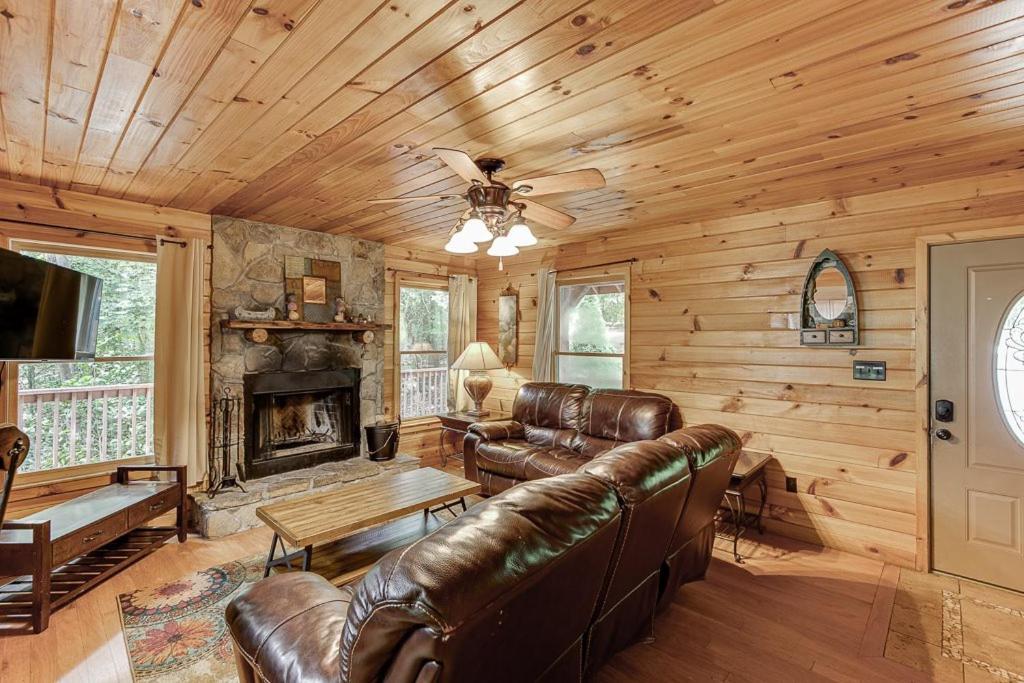 Cabin With Jacuzzi & Hydrotherapy Spanear Helen 克利夫兰 外观 照片