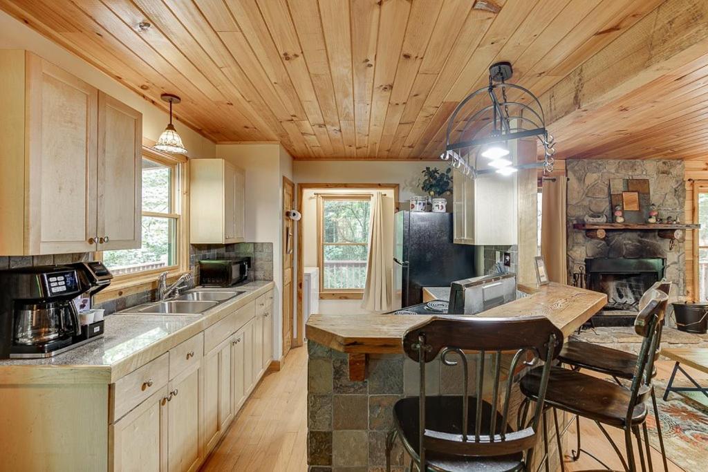 Cabin With Jacuzzi & Hydrotherapy Spanear Helen 克利夫兰 外观 照片