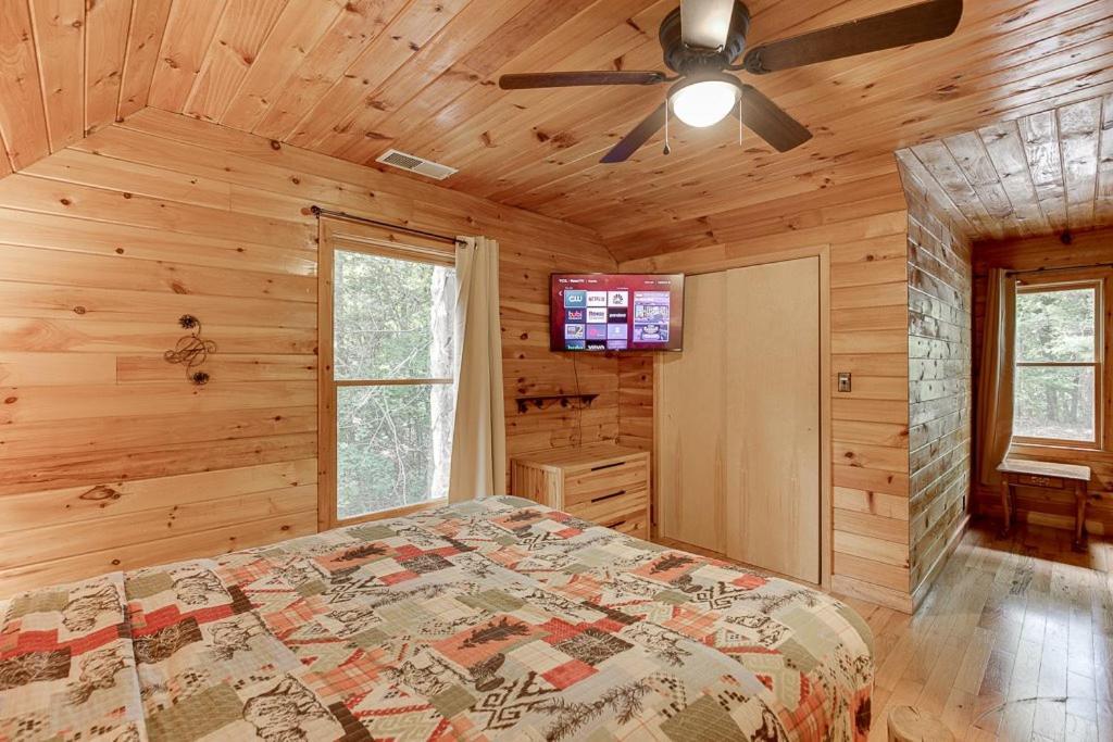 Cabin With Jacuzzi & Hydrotherapy Spanear Helen 克利夫兰 外观 照片